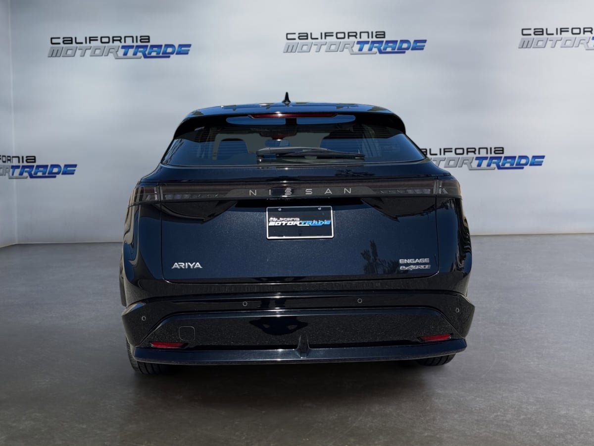 Used 2023 Nissan Ariya AWD image 6