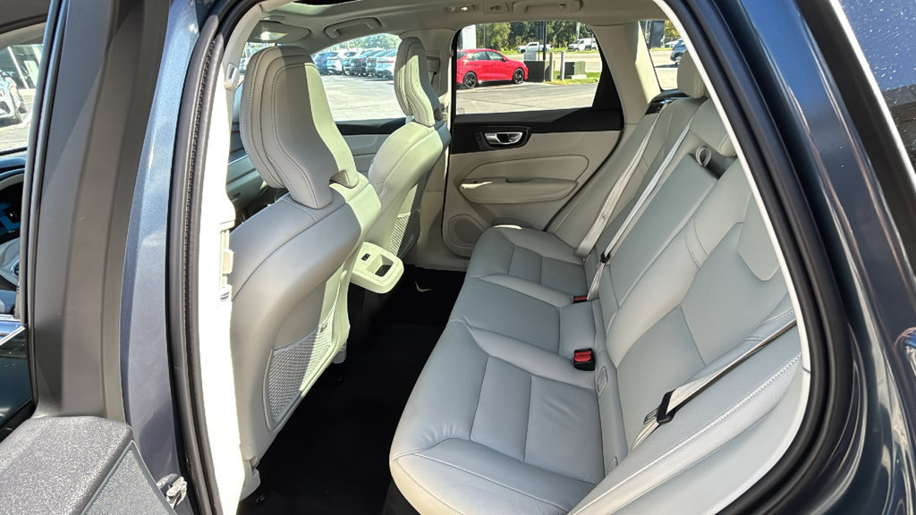 Certified 2024 Volvo XC60 B5 Core w/ Climate Package AWD/4WD image 10