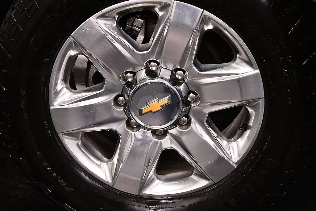 Used 2022 Chevrolet Silverado 2500 LTZ w/ LTZ Plus Package image 9