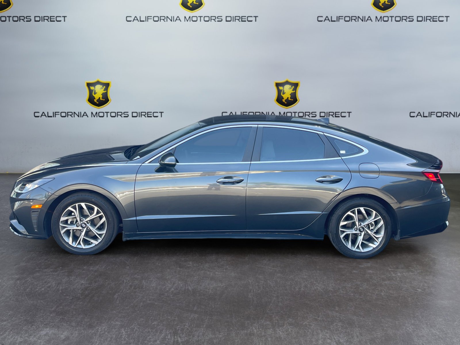 Used 2022 Hyundai Sonata SEL w/ Convenience Package FWD image 2