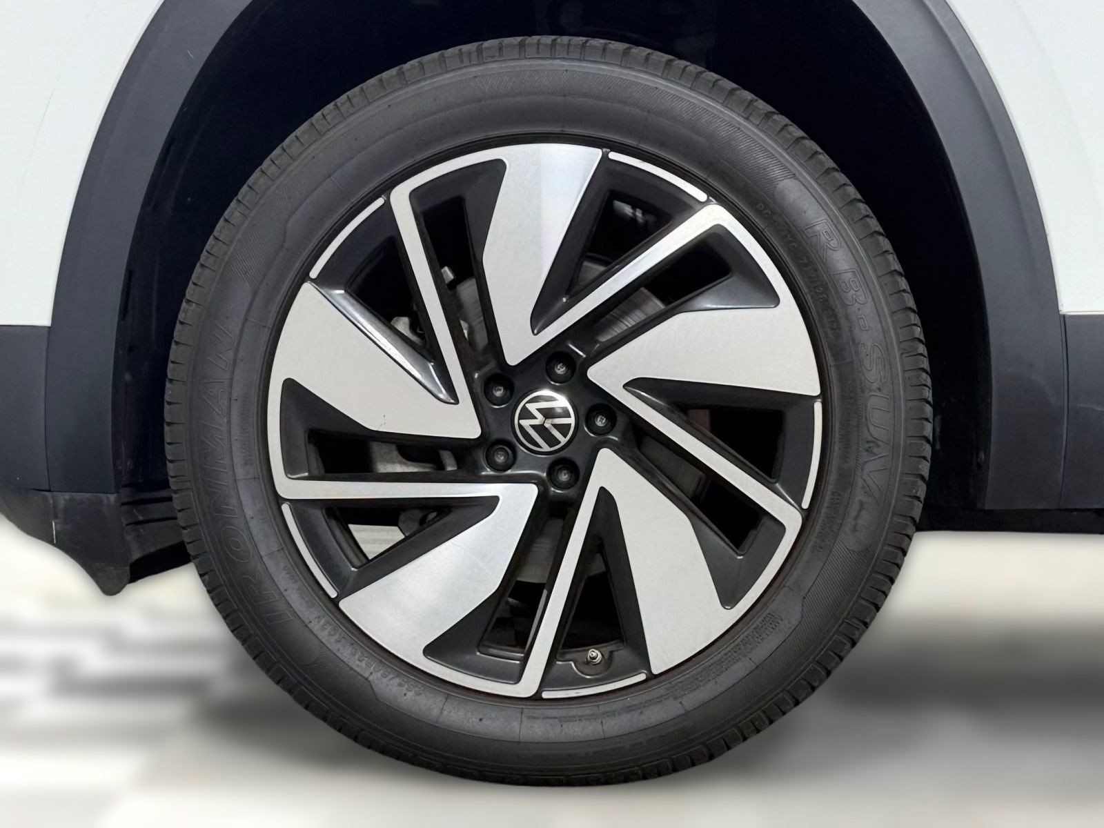 Used 2024 Volkswagen Atlas SE FWD image 12