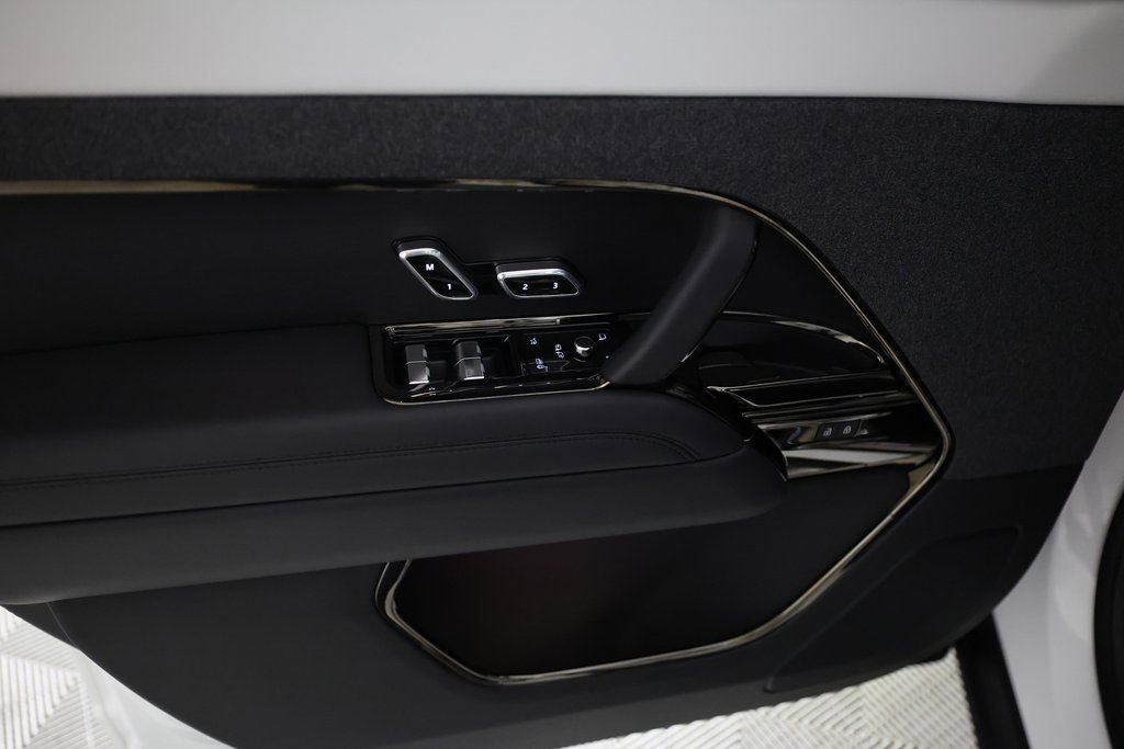 Used 2025 Land Rover Range Rover Sport Dynamic SE image 16