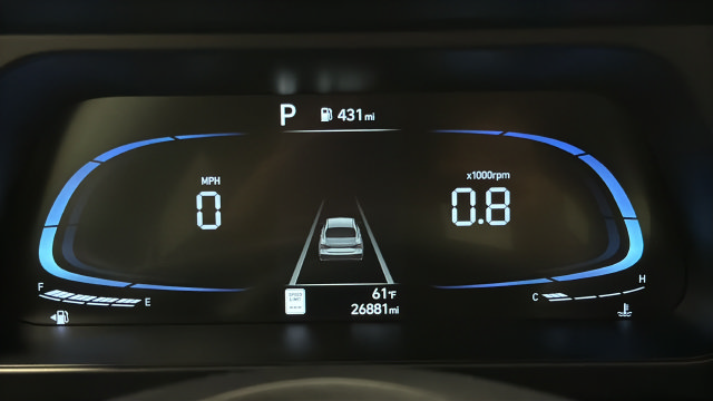 Used 2025 Hyundai Elantra Sport w/ Cargo Package FWD image 16