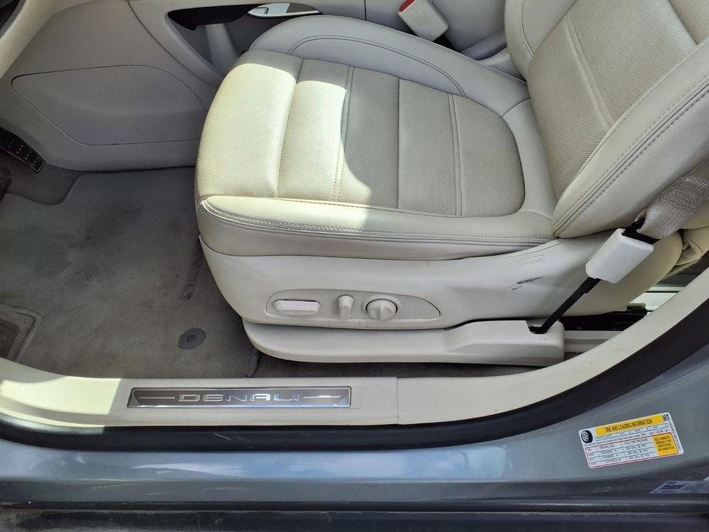 Used 2023 GMC Acadia Denali w/ Denali Ultimate Package image 23