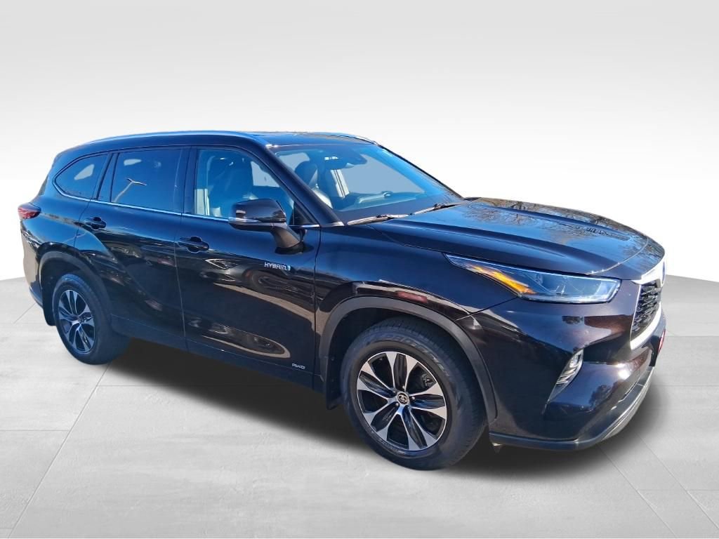 Used 2021 Toyota Highlander XLE image 7