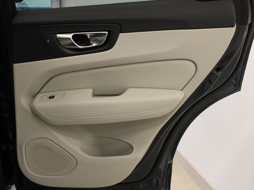 Used 2021 Volvo XC60 T5 Inscription w/ Protection Package Premier FWD image 33