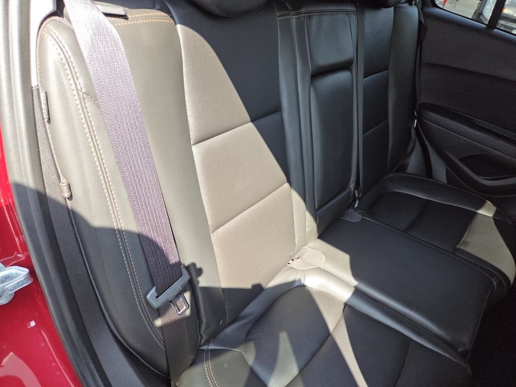Used 2018 Chevrolet Trax Premier FWD image 28