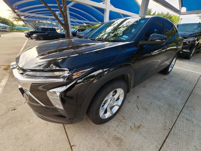 Used 2024 Chevrolet Trax LS w/ LS Convenience Package image 3