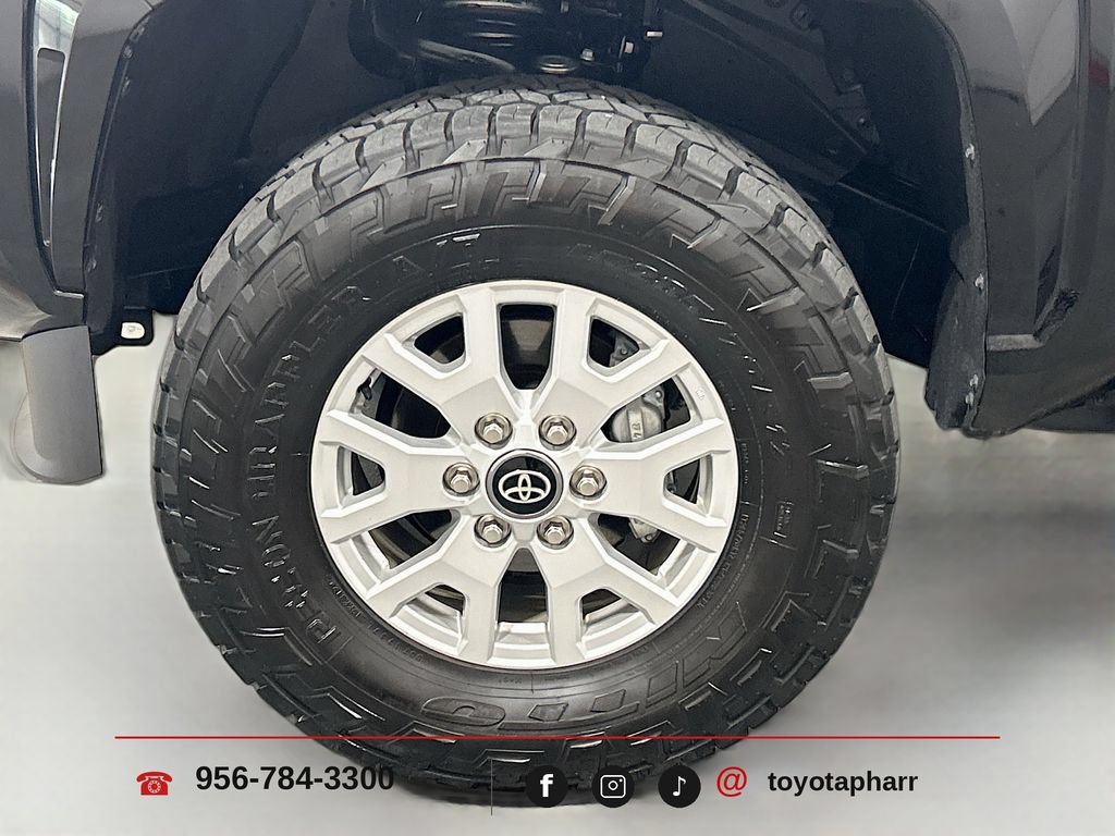 Used 2025 Toyota Tacoma SR5 AWD/4WD image 27