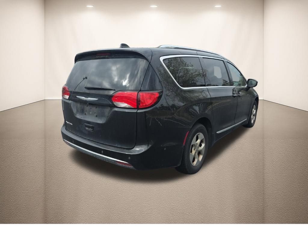 Used 2017 Chrysler Pacifica Touring-L Plus w/ Advanced Safetytec Group image 3