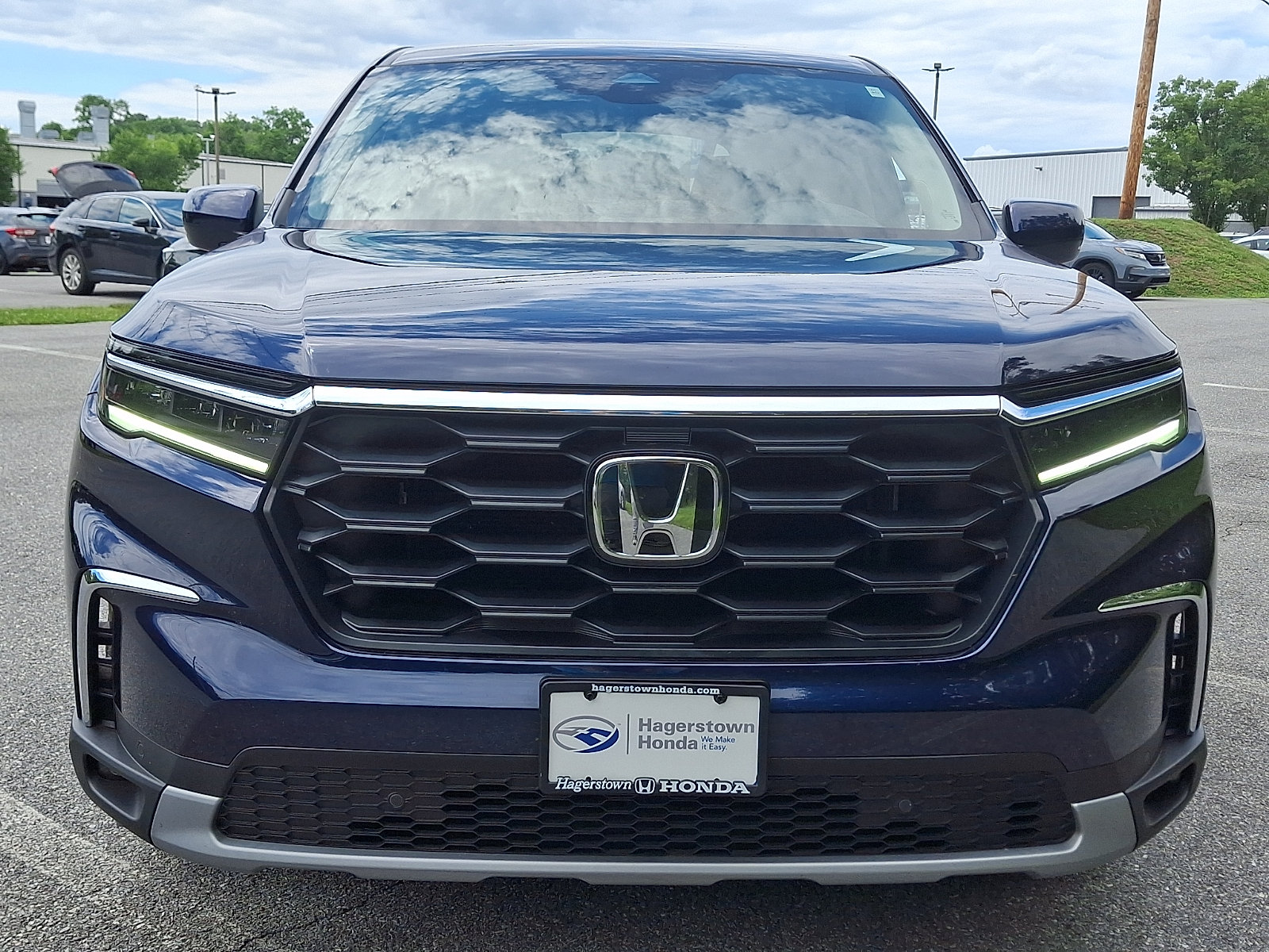 Used 2025 Honda Pilot EX-L image 2