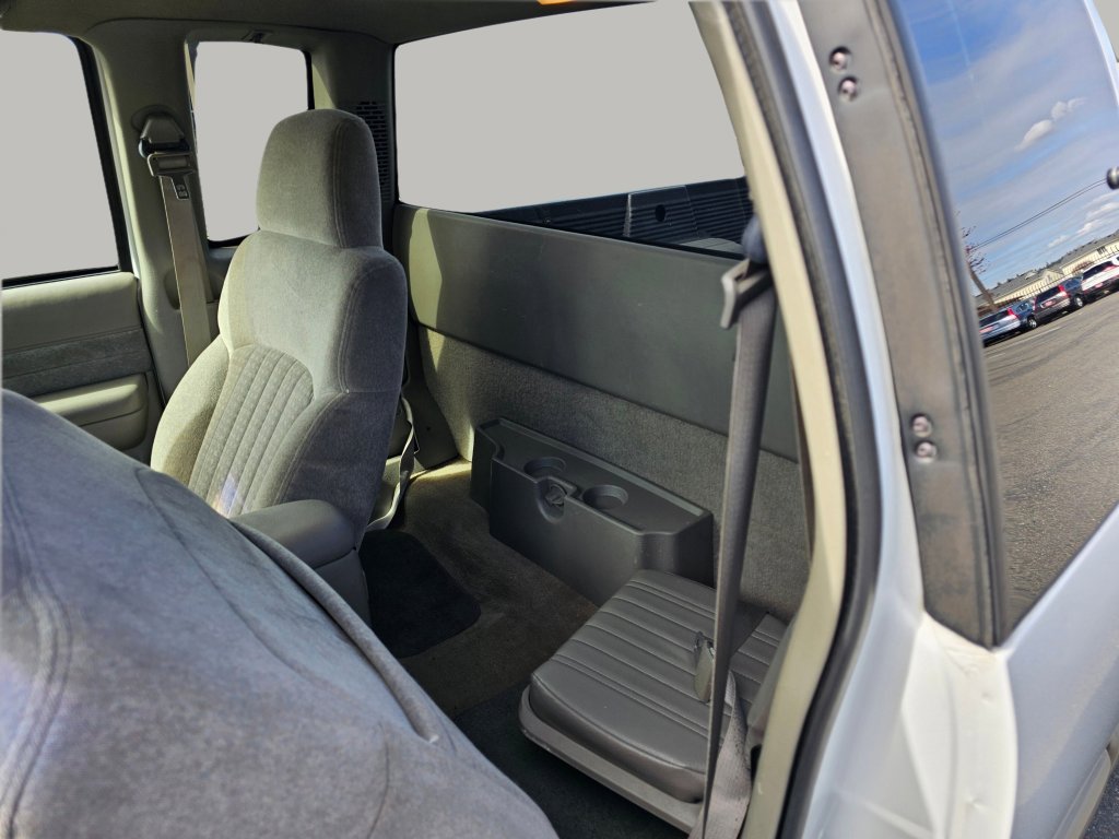 Used 1999 Chevrolet S10 Pickup LS w/ Preferred Equipment Group image 19