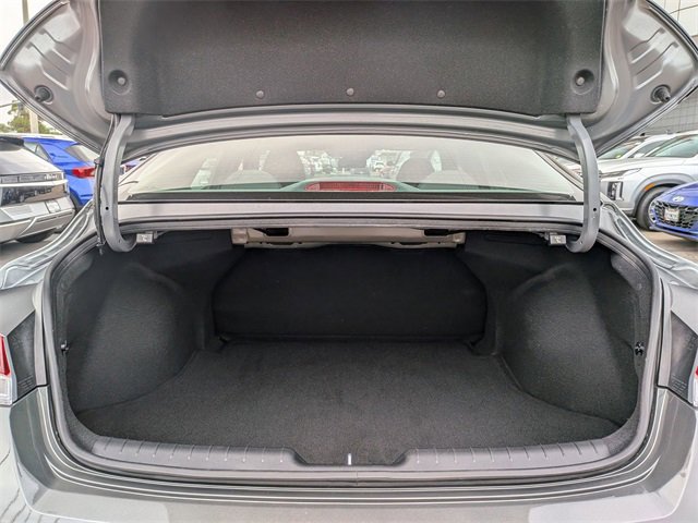 Used 2025 Hyundai Elantra Sport image 30