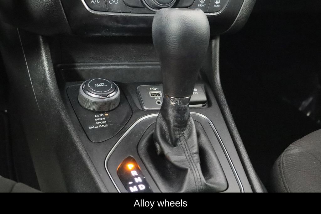 Used 2021 Jeep Cherokee Latitude image 13