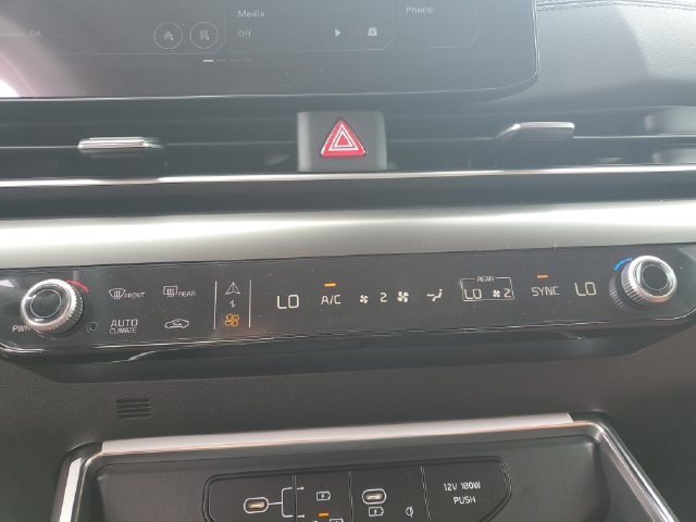 New 2027 Kia Carnival SX w/ Dark Edition Package FWD image 33