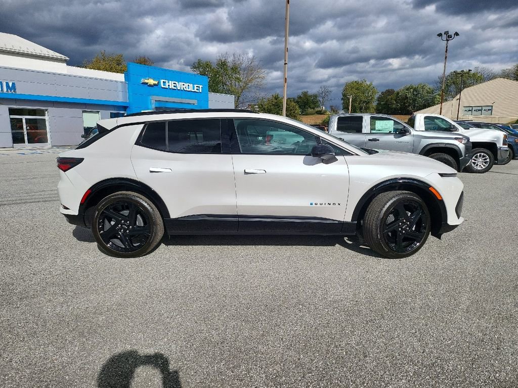 New 2025 Chevrolet Equinox EV RS image 11