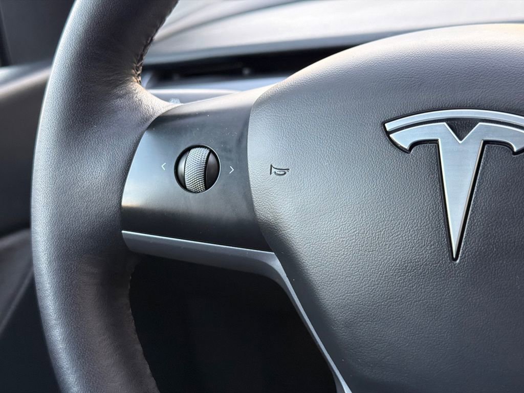 Used 2023 Tesla Model Y Long Range AWD/4WD image 19