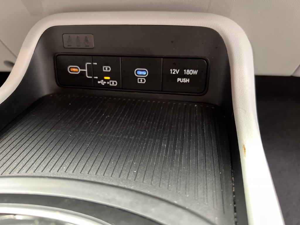 Used 2024 Hyundai Kona SEL AWD/4WD image 52