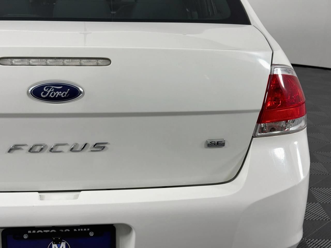 Used 2010 Ford Focus SE FWD image 22