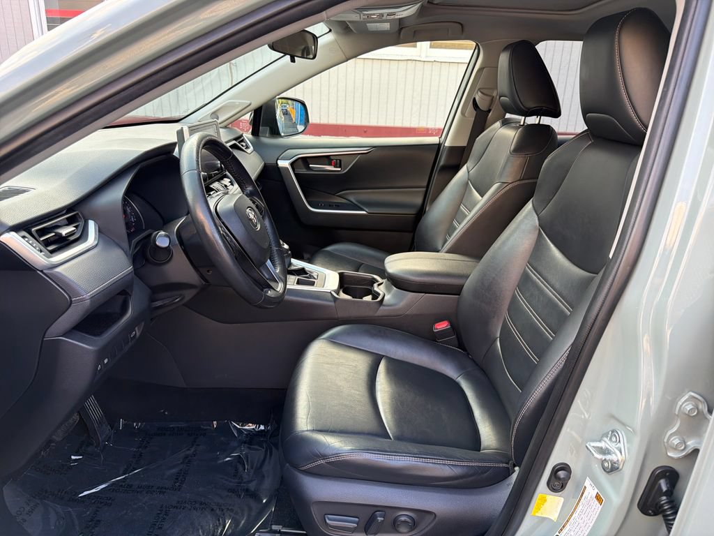Used 2019 Toyota RAV4 XLE Premium w/ All Weather Liner Package AWD/4WD image 10