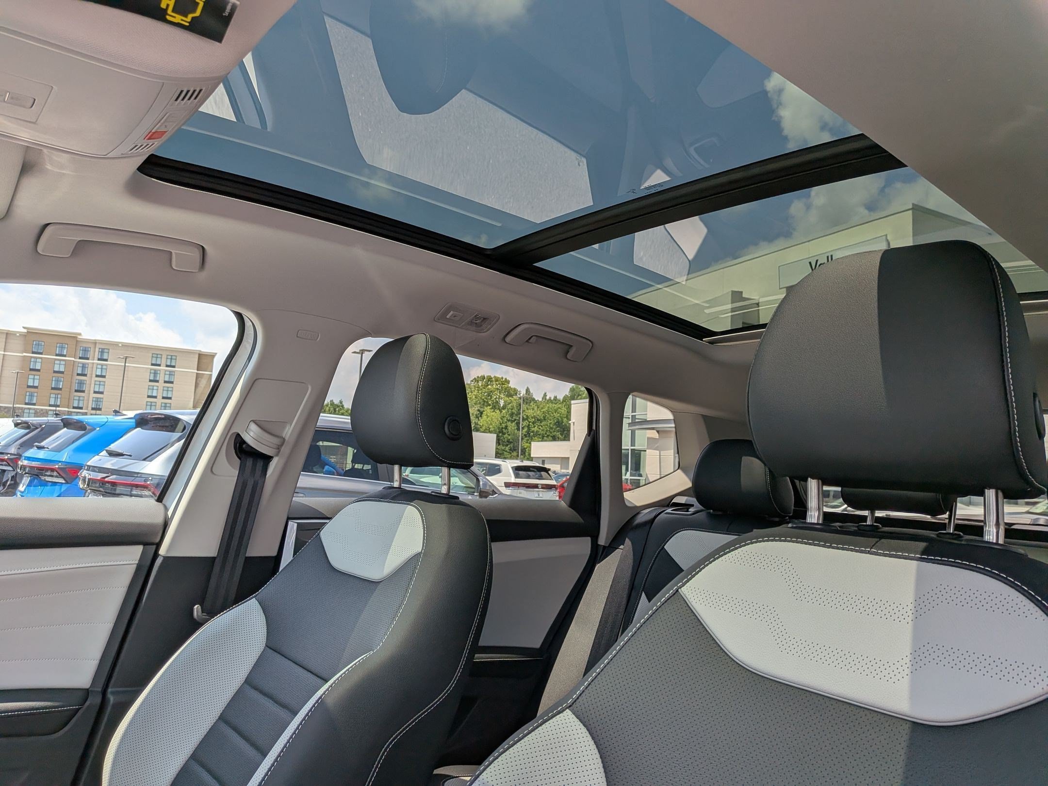 New 2026 Volkswagen Taos SEL AWD/4WD image 16
