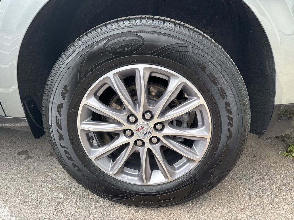 Used 2024 Buick Enclave Essence AWD/4WD image 31