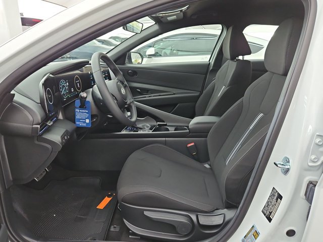 New 2026 Hyundai Elantra SEL FWD image 4