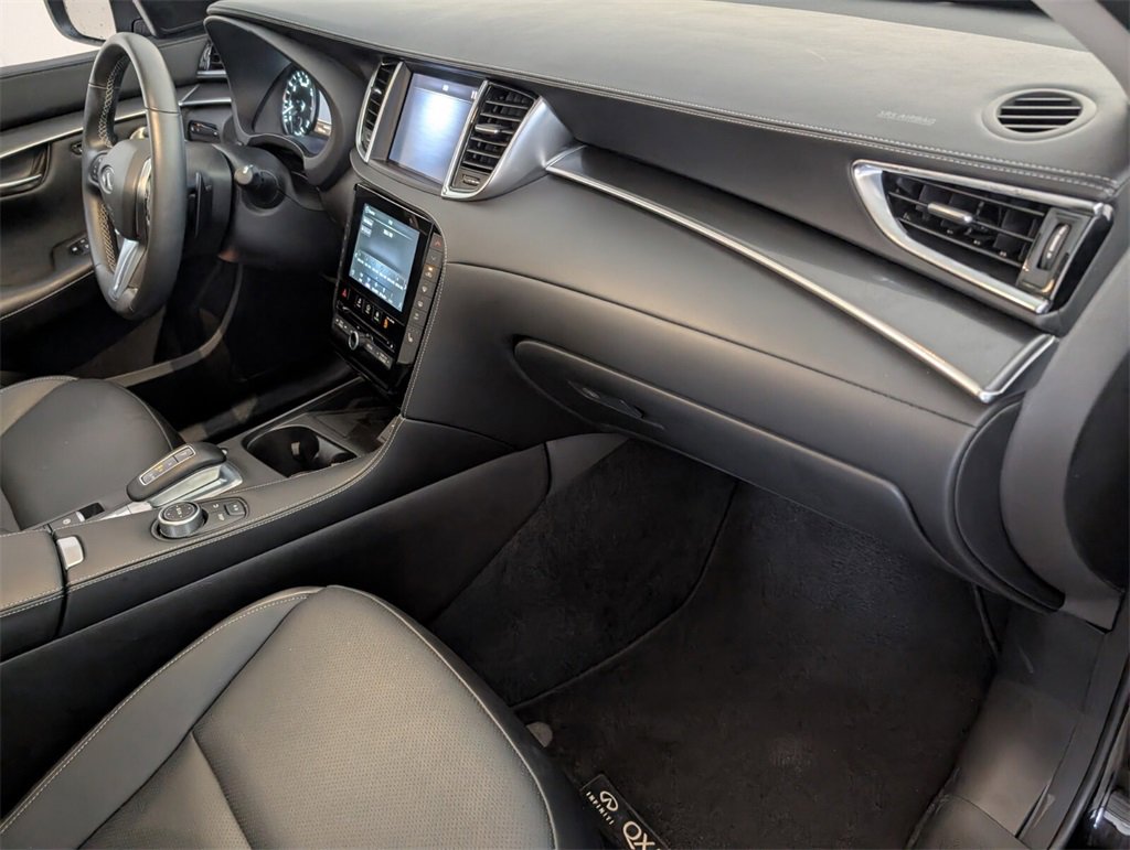 Certified 2025 INFINITI QX50 Luxe image 13