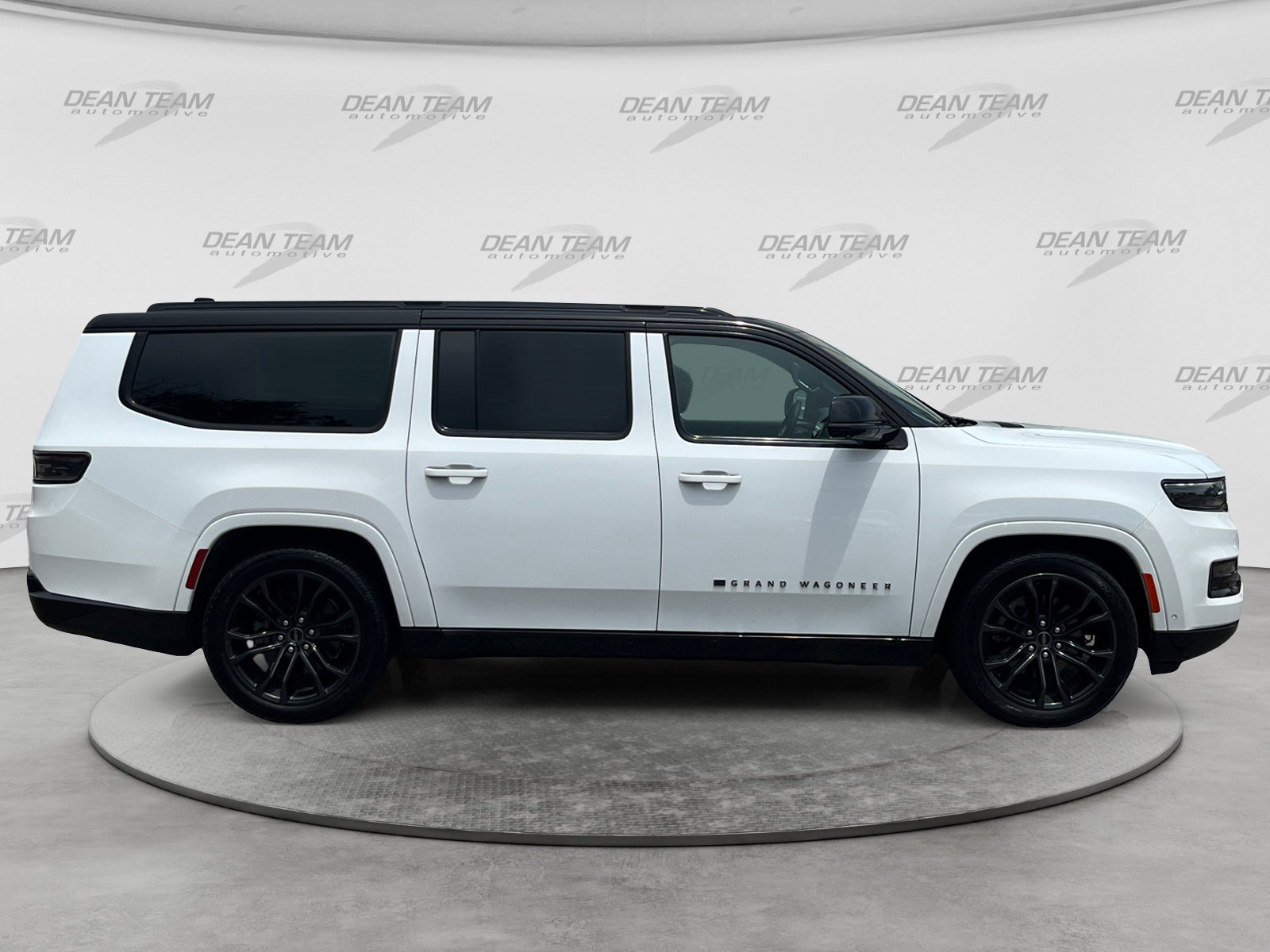 Used 2024 Jeep Grand Wagoneer L Series II w/ Quick Order Packagew 28T AWD/4WD image 8