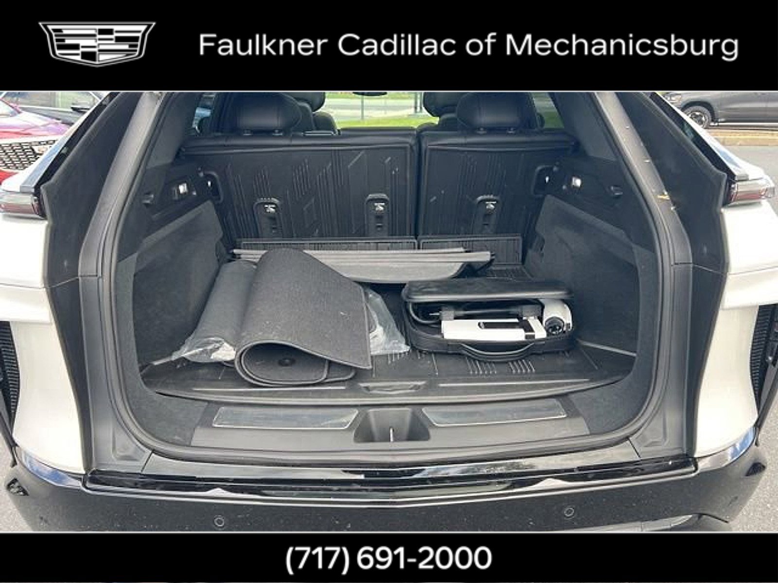 Used 2024 Cadillac Lyriq Sport AWD/4WD image 13