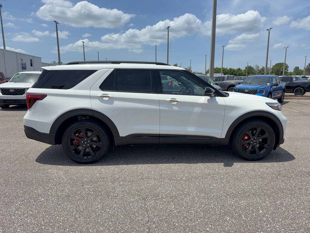Certified 2023 Ford Explorer ST w/ Equipment Group 401A AWD/4WD image 3