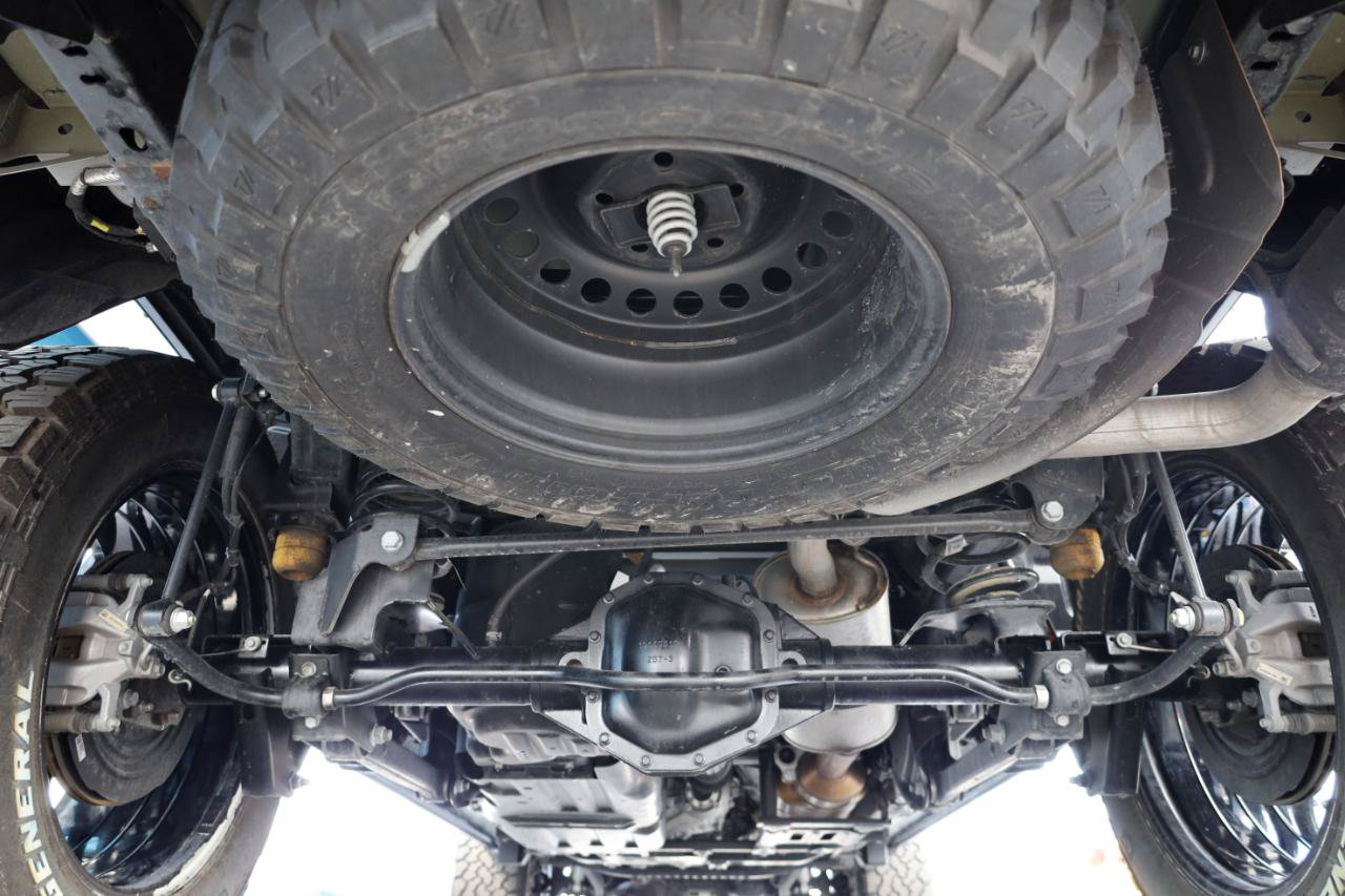 Used 2023 Jeep Gladiator Sport AWD/4WD image 16