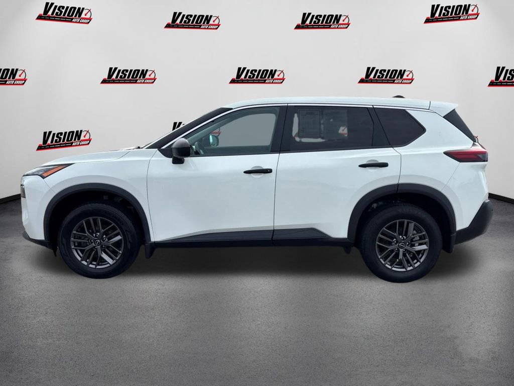 Used 2023 Nissan Rogue S AWD/4WD image 8