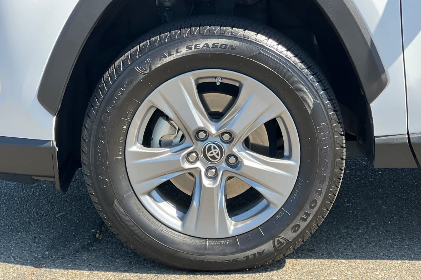 Certified 2023 Toyota RAV4 LE AWD/4WD image 30