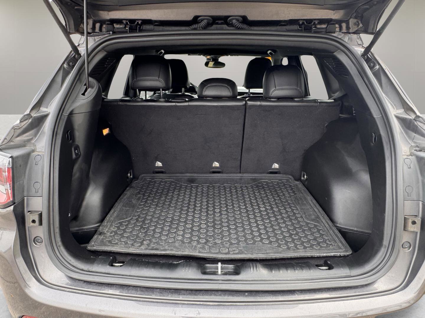 Used 2023 Jeep Compass Altitude w/ Convenience Group image 21