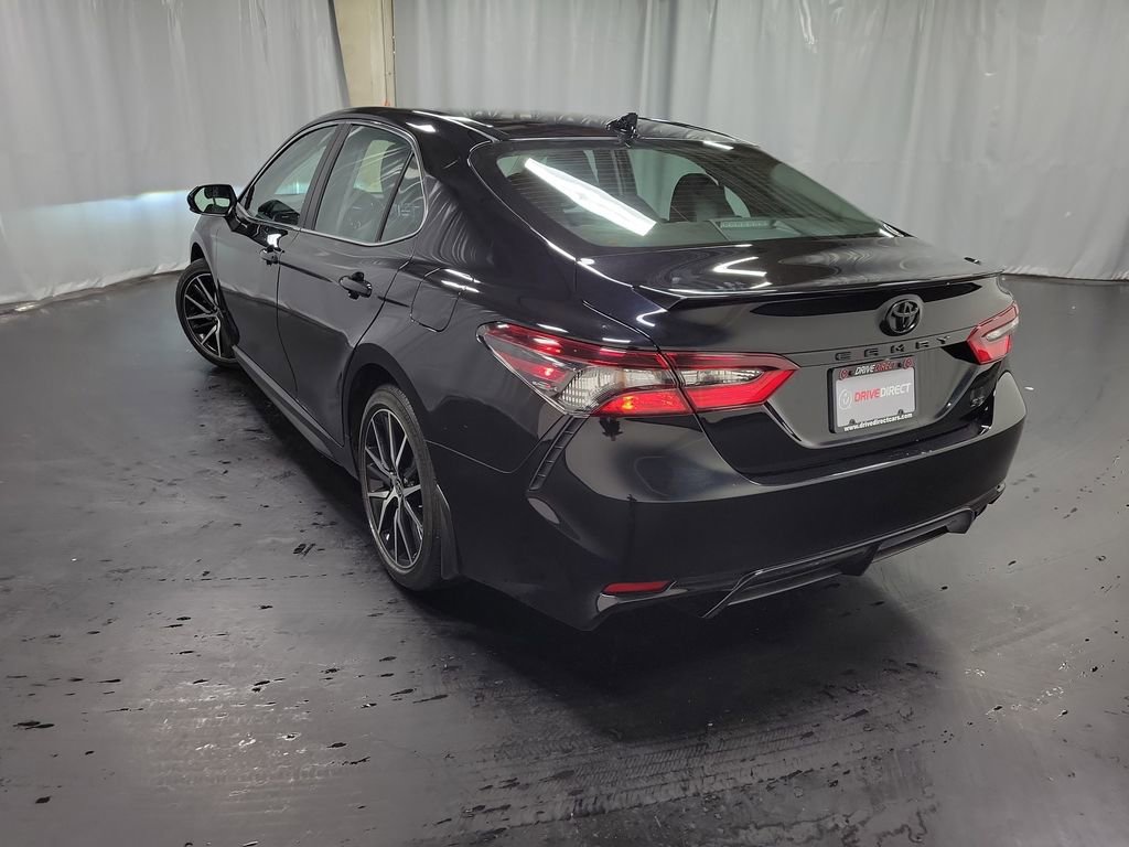 Used 2023 Toyota Camry SE w/ Cold Weather Package FWD image 6