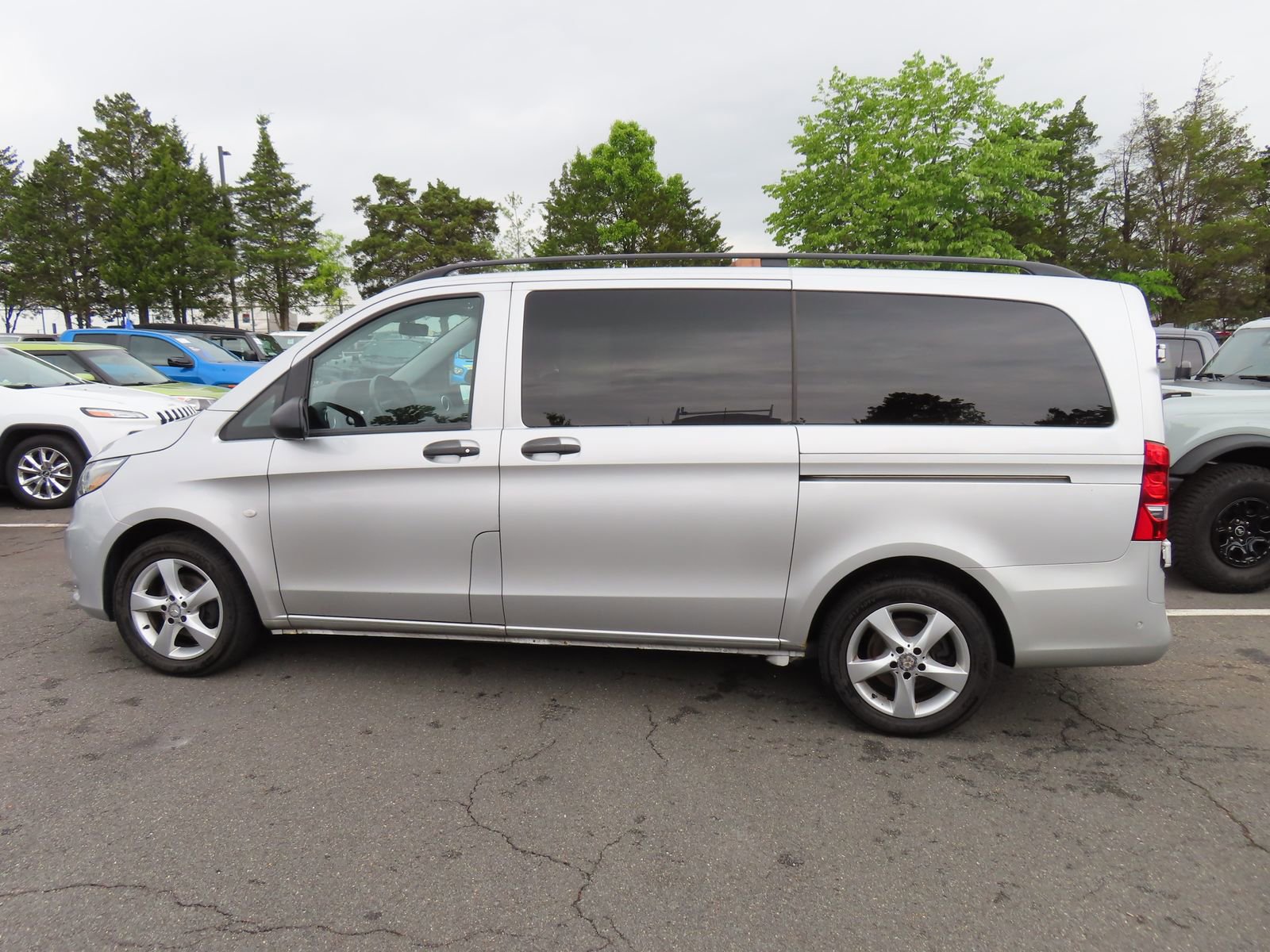 Used 2016 Mercedes-Benz Metris Passenger image 11