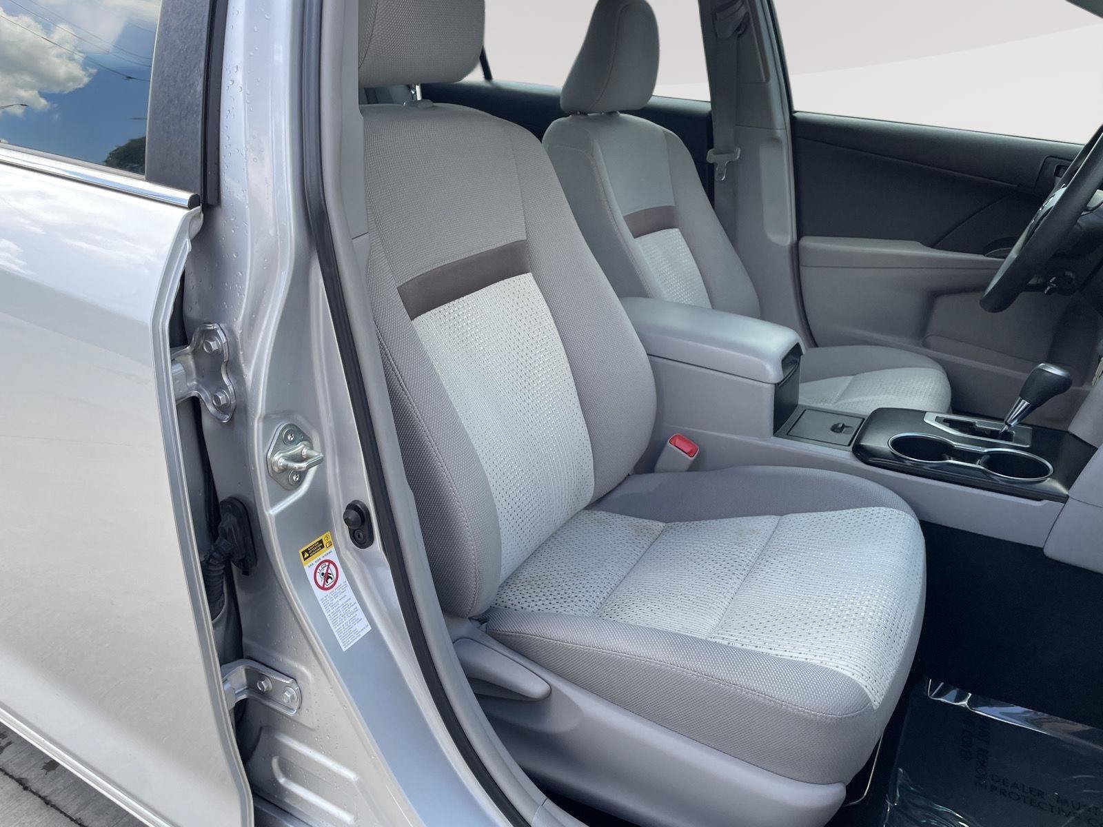Used 2014 Toyota Camry LE FWD image 26