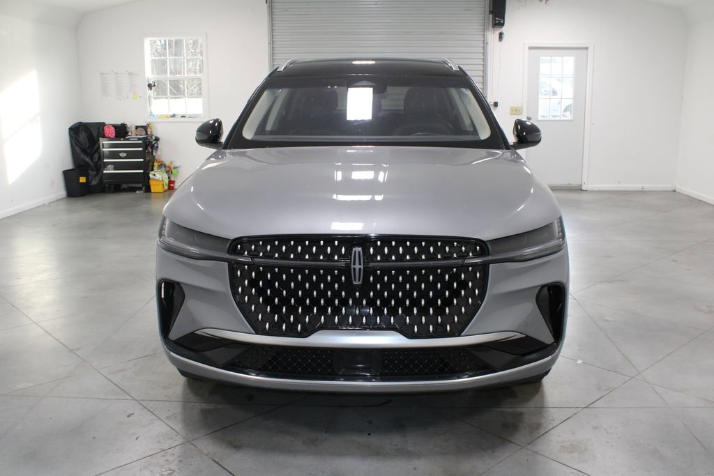 Used 2024 Lincoln Nautilus Reserve image 3