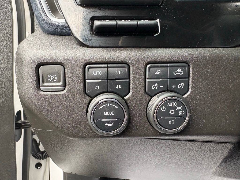 Used 2022 Chevrolet Silverado 1500 High Country w/ Technology Package image 26