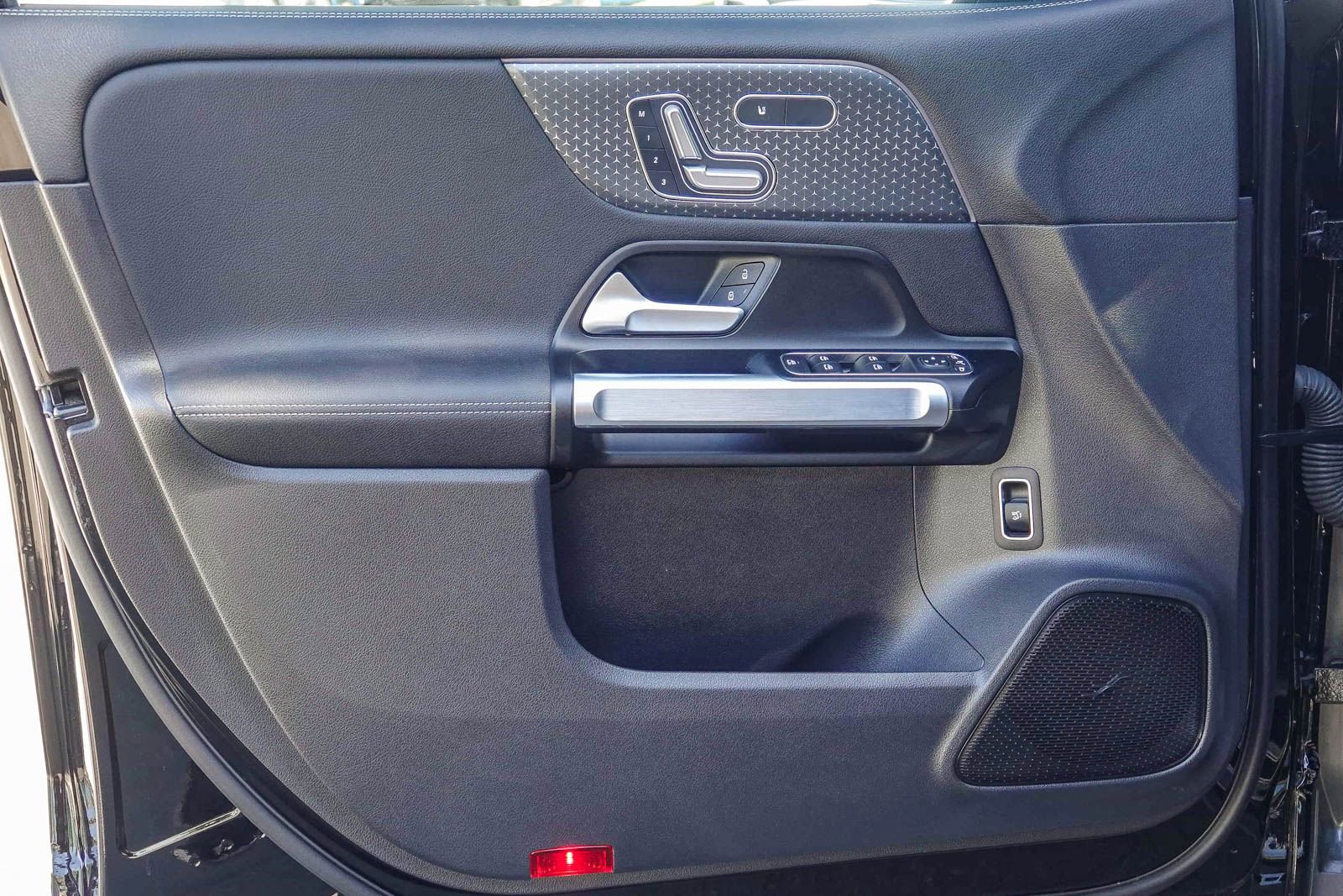 Used 2024 Mercedes-Benz EQB 300 4MATIC image 20