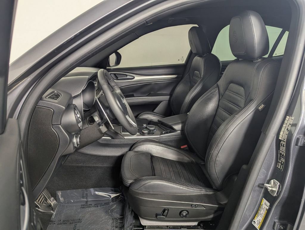 Used 2018 Alfa Romeo Stelvio Ti Sport AWD/4WD image 12