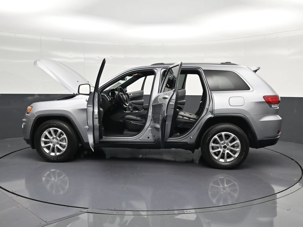 Used 2021 Jeep Grand Cherokee Laredo RWD image 33