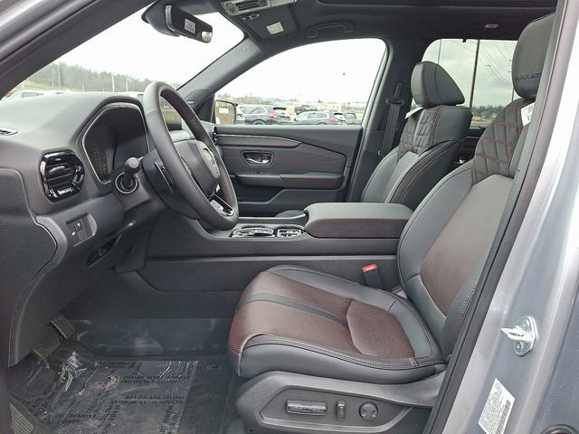 New 2026 Honda Pilot Black Edition image 11