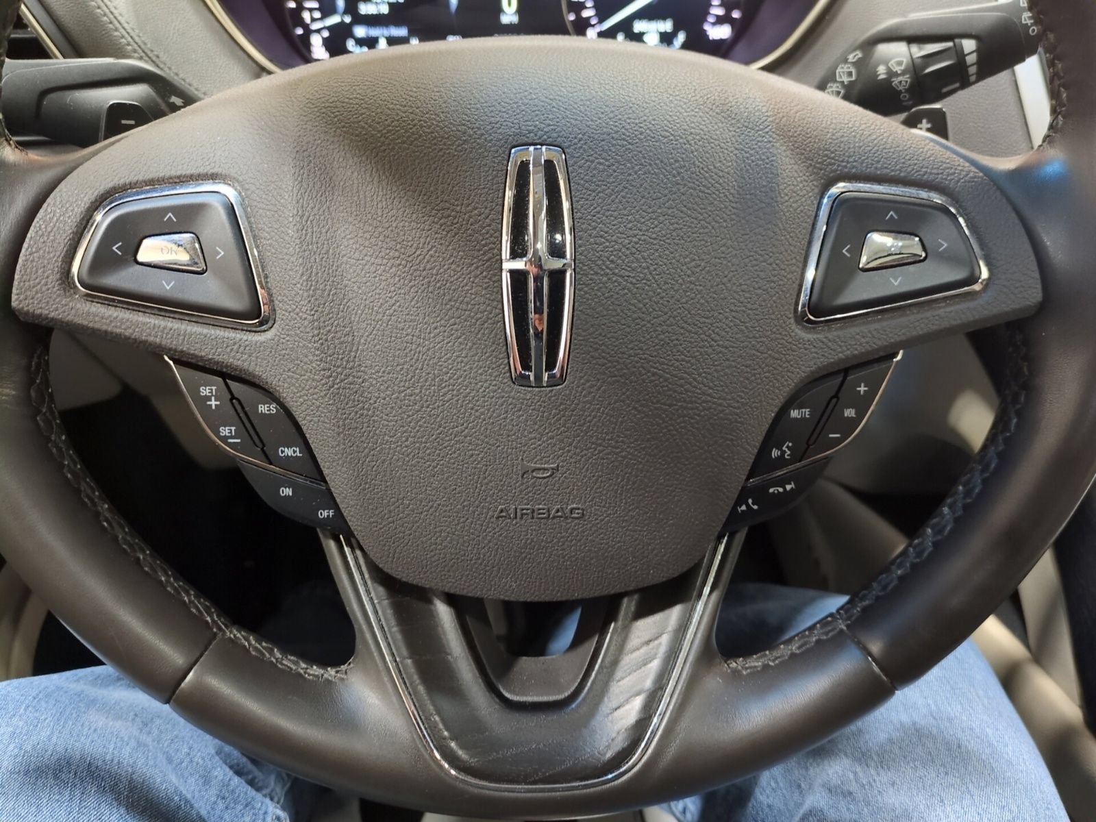 Used 2018 Lincoln MKX Reserve w/ Lincoln MKX Climate Package AWD/4WD image 20