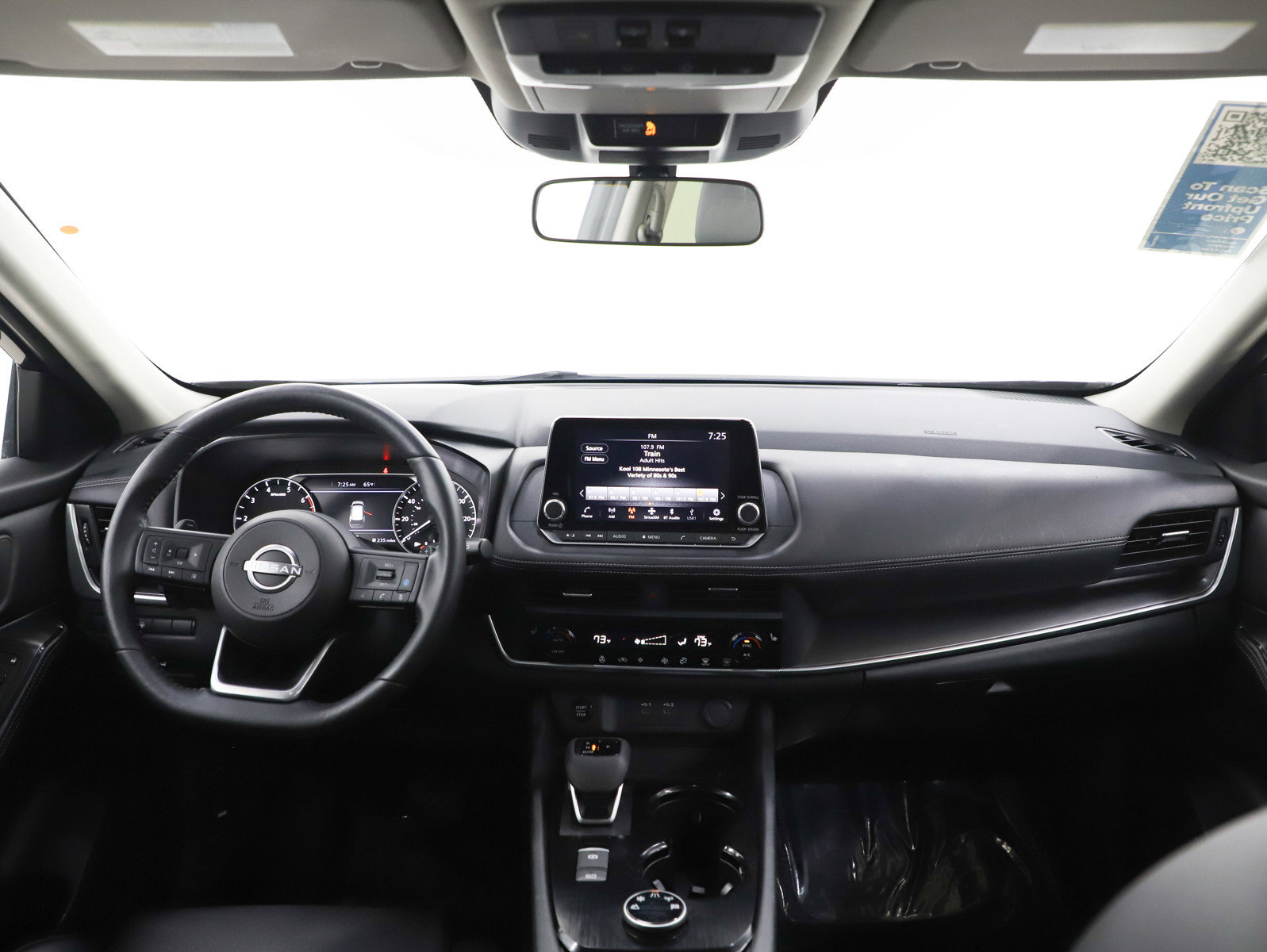 Used 2024 Nissan Rogue SV w/ SV Premium Package image 13