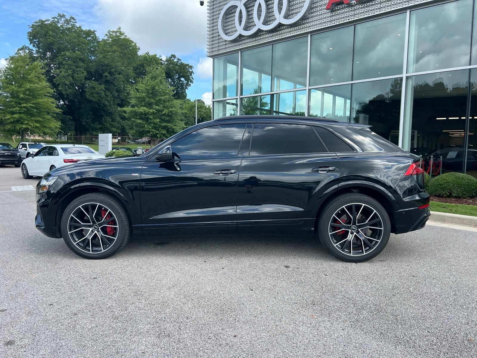 Used 2022 Audi Q8 Prestige w/ Prestige Package AWD/4WD image 9