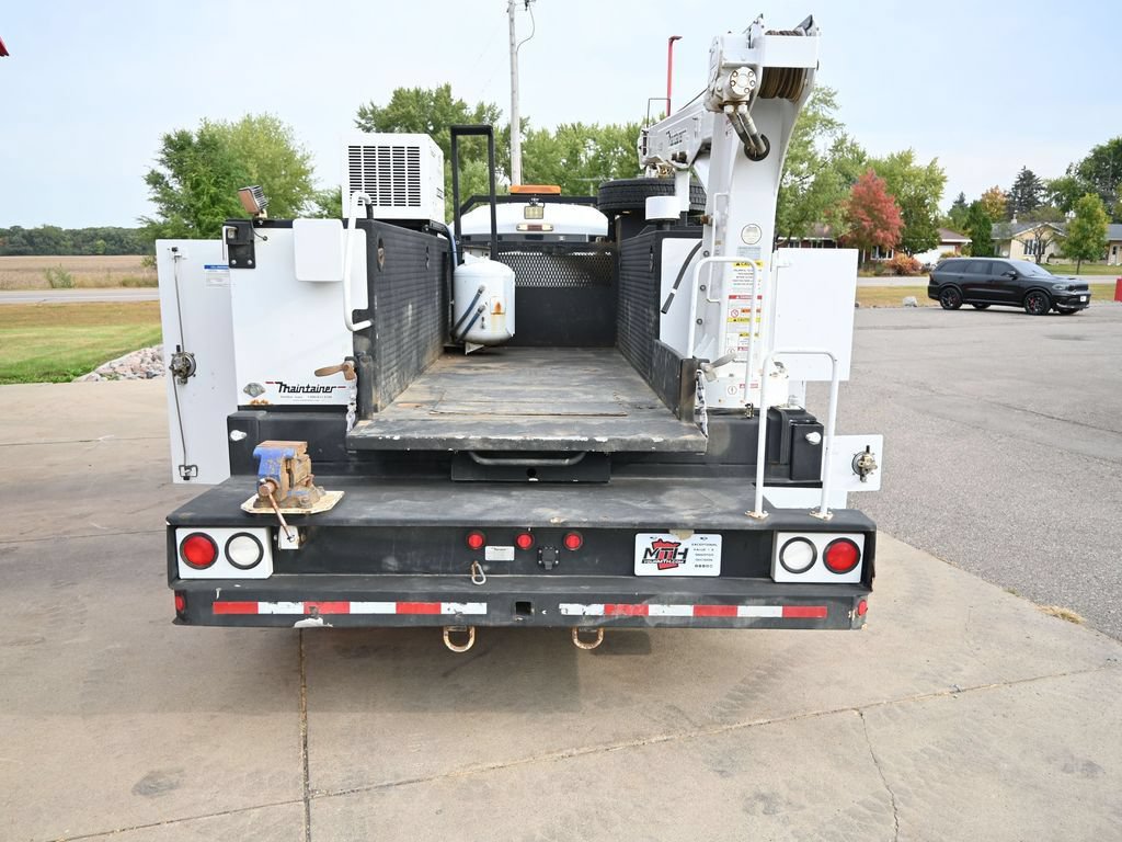 Used 2016 Ford F550 2WD Regular Cab Super Duty image 17
