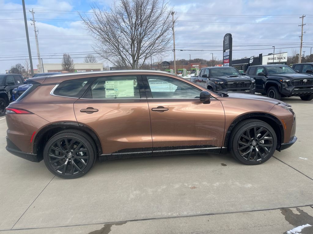 New 2025 Toyota Crown Signia image 6