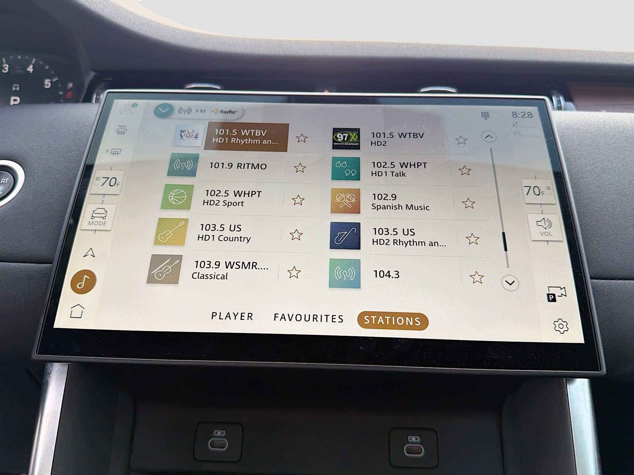 Used 2025 Land Rover Discovery Sport S image 30